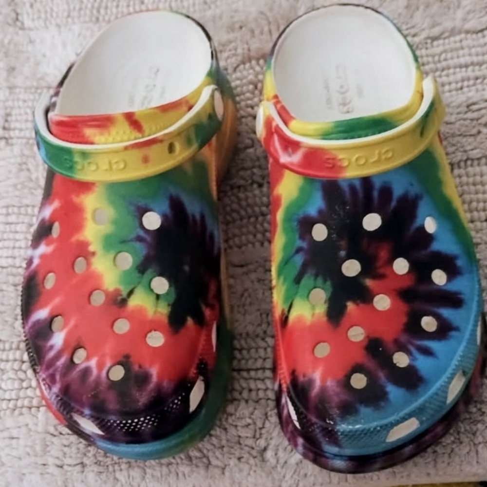 CROCS Red and Yellow Water Shoes with Perforated Upper
